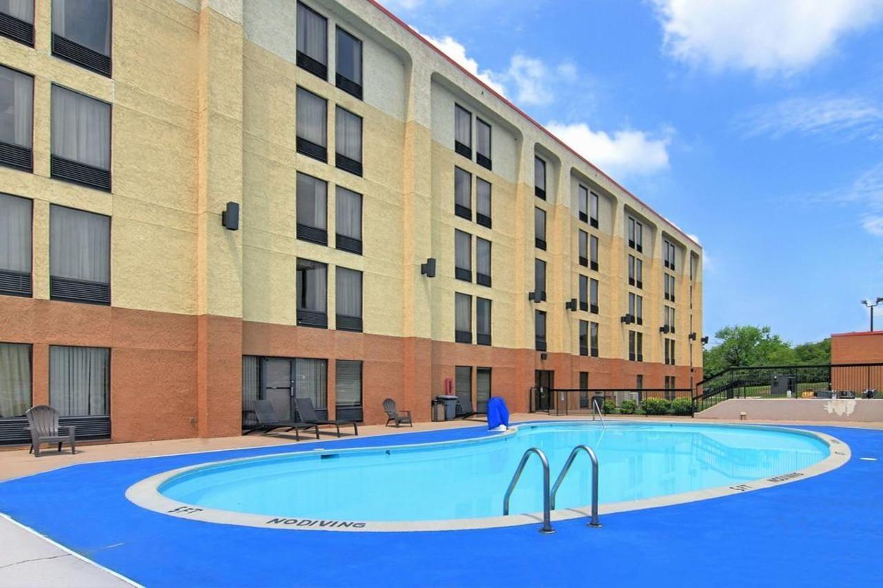 Red Roof Inn Nashville - Music City Екстер'єр фото