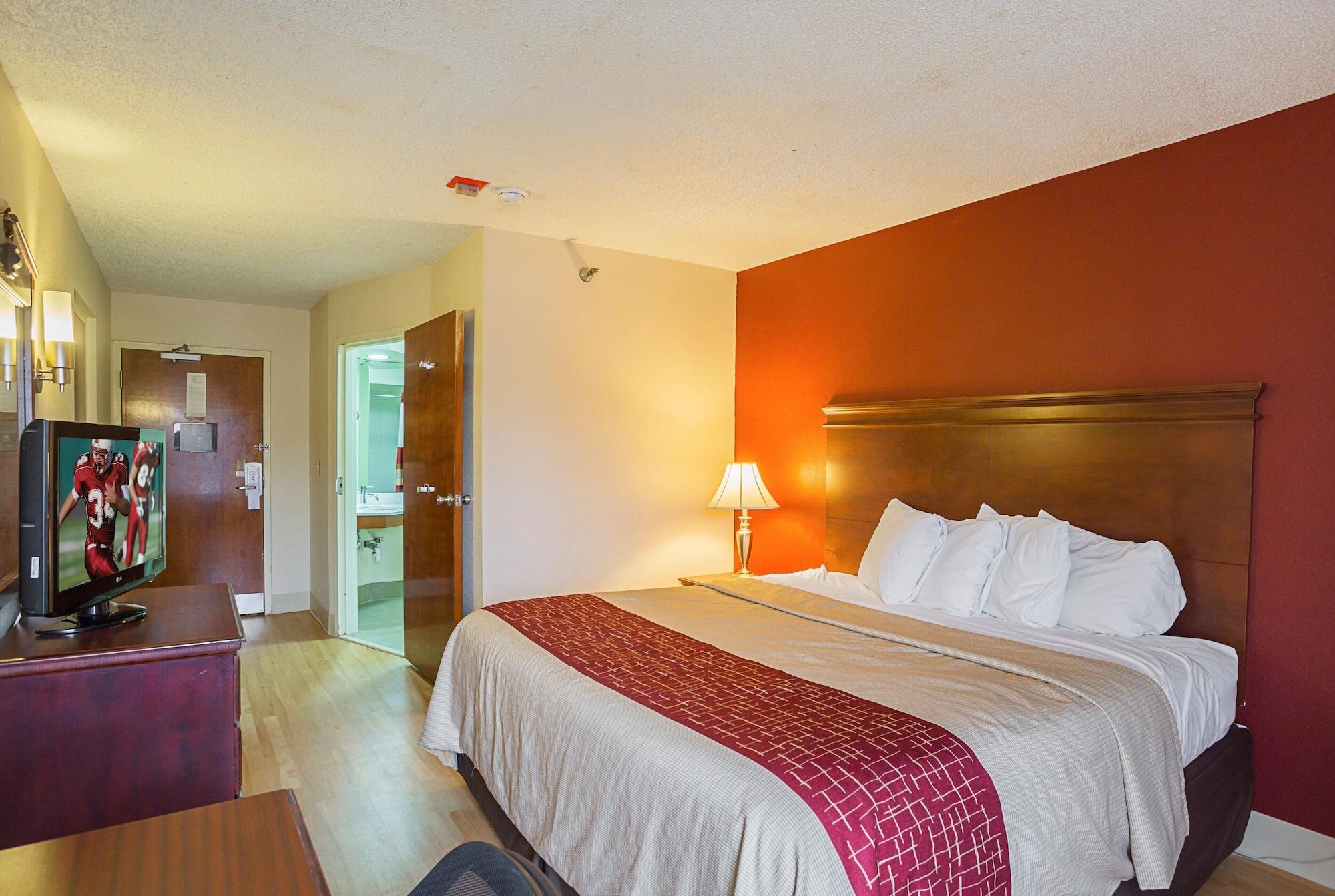 Red Roof Inn Nashville - Music City Екстер'єр фото